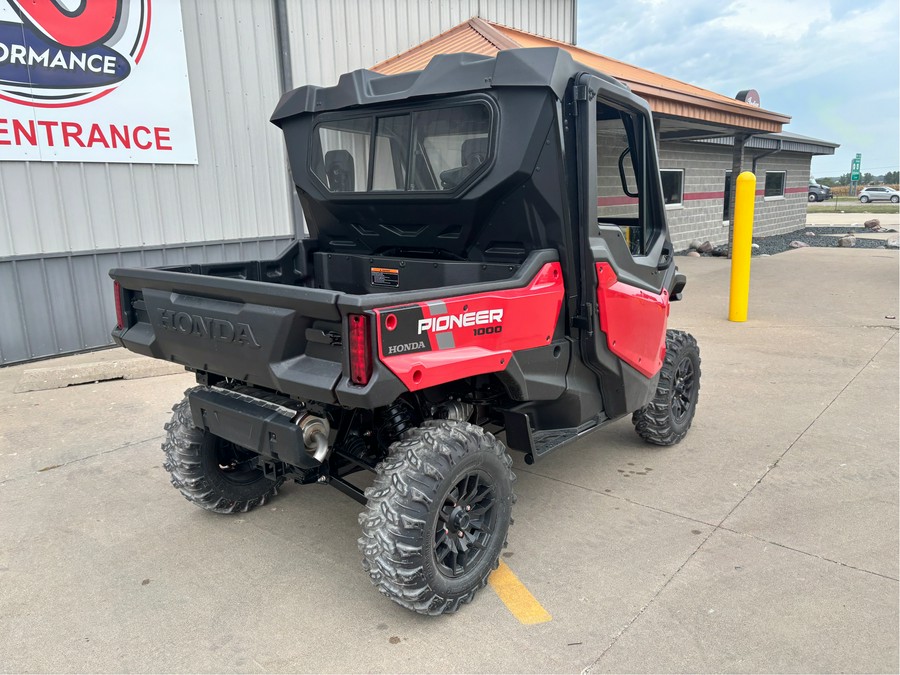 2025 Honda Pioneer 1000 Deluxe