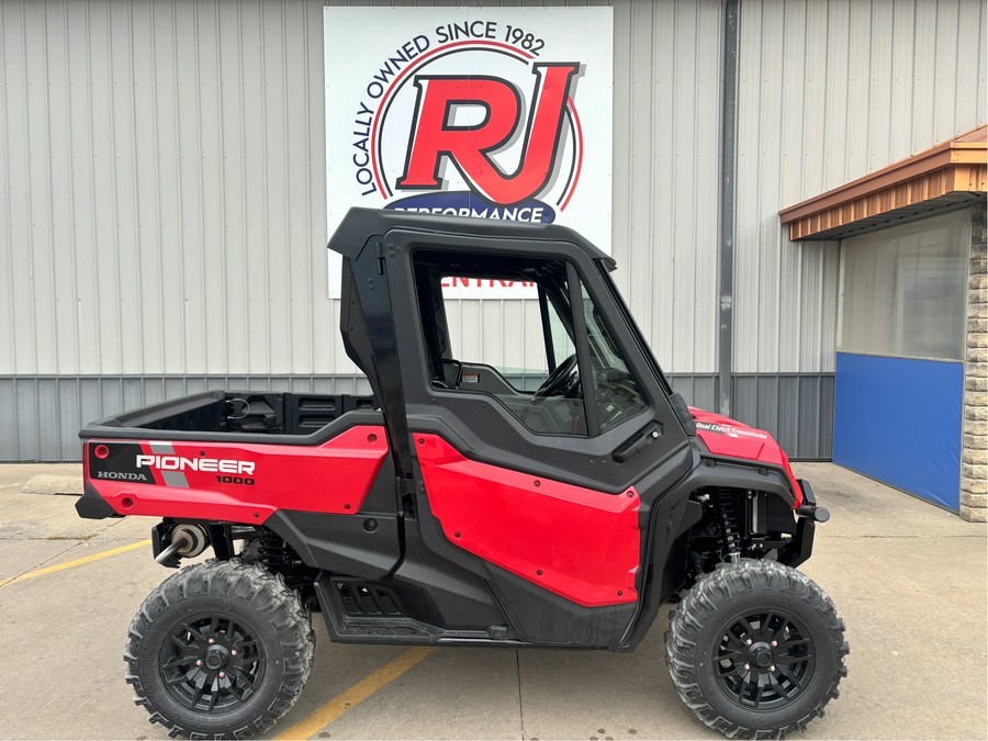 2025 Honda Pioneer 1000 Deluxe