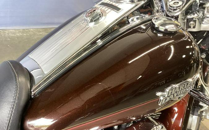 2011 Harley-Davidson® FLHRC - Road King® Classic