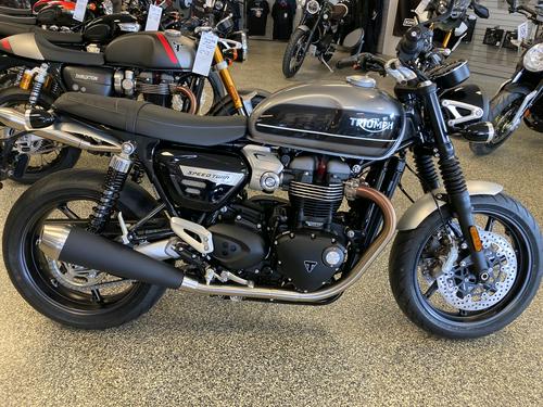 2020 Triumph Speed Twin Review Photo Gallery