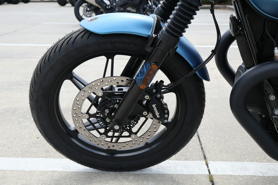 2026 Moto Guzzi V7 Stone