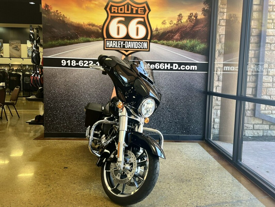 2022 Harley-Davidson Street Glide Black