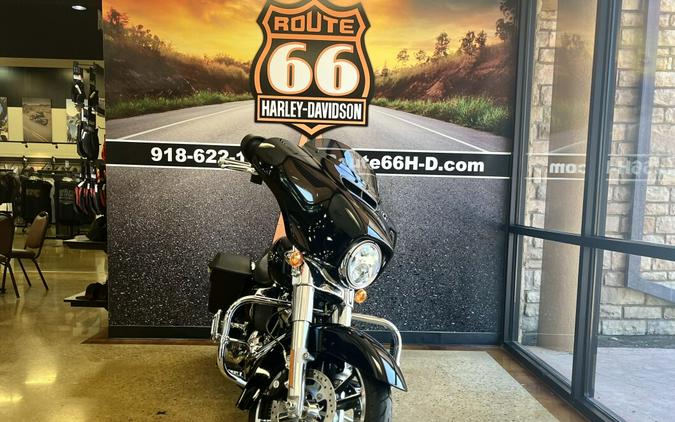 2022 Harley-Davidson Street Glide Black