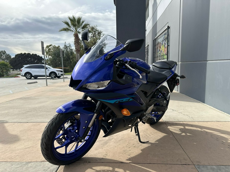 2024 YAMAHA YZF-R3 ABS