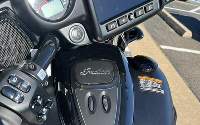 2024 Indian Motorcycle® Chieftain® Dark Horse® w/Powerband Audio Pkg Black Smoke