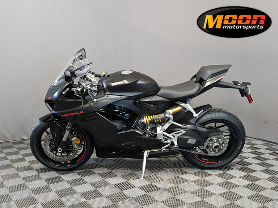 2024 Ducati Panigale V2 Black on Black