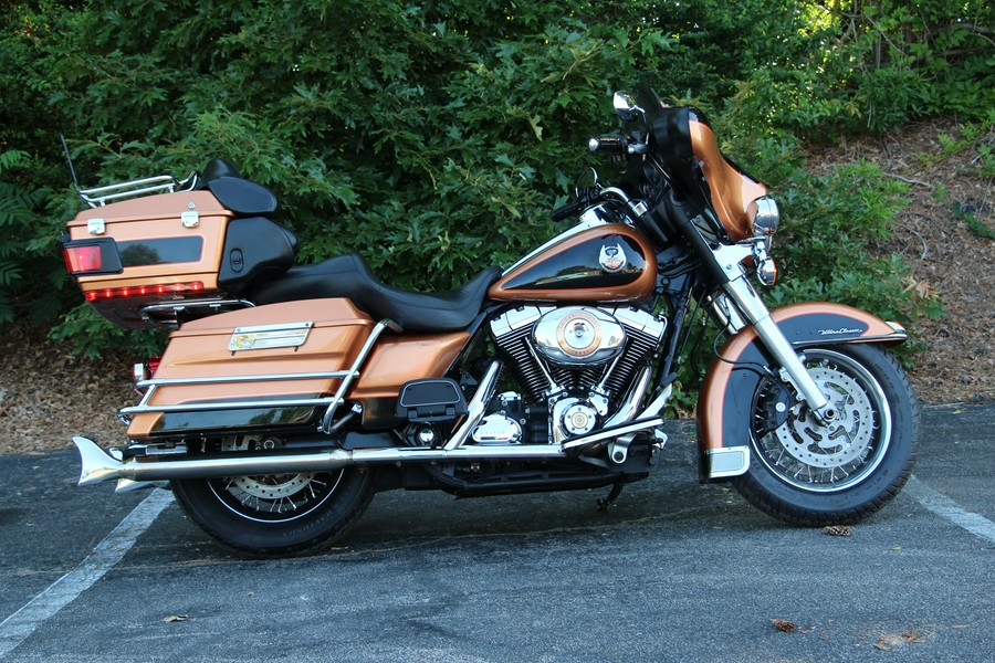 2008 Harley-Davidson® FLHTCU