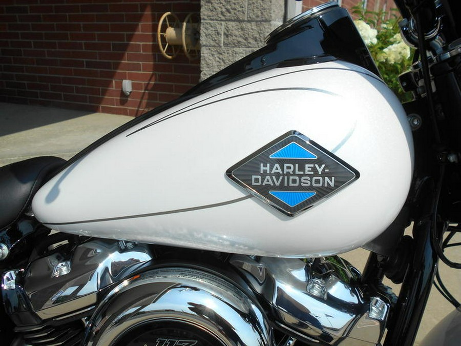 2025 Harley-Davidson® FLHC - Heritage Classic