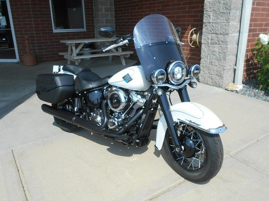 2025 Harley-Davidson® FLHC - Heritage Classic