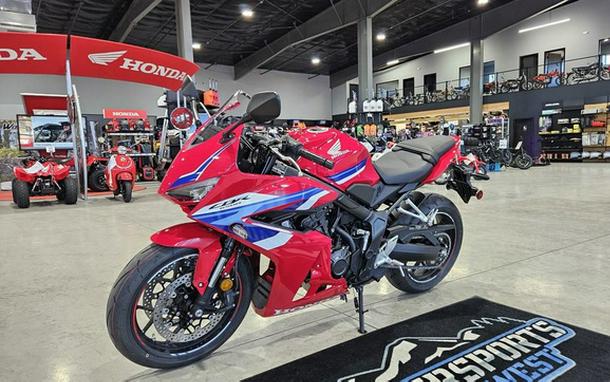 2025 Honda CBR650R E-Clutch