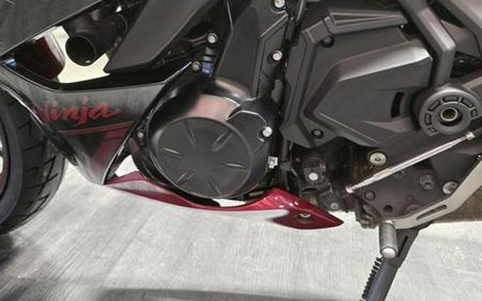 2021 Kawasaki Ninja® 650 ABS Metallic Spark Black/Pearl Nightshade Teal