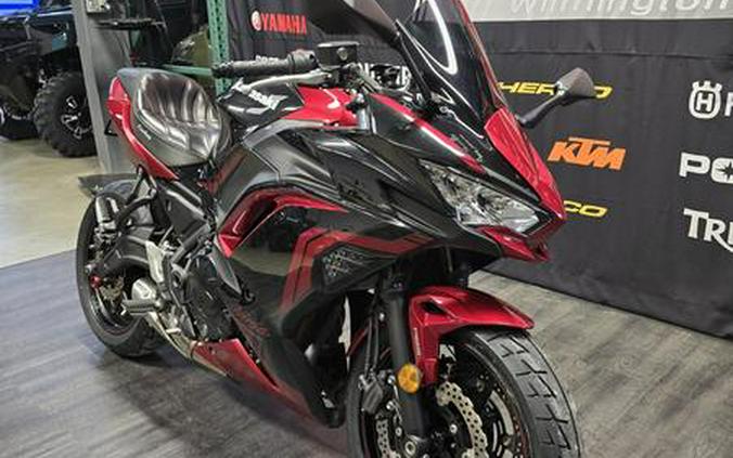 2021 Kawasaki Ninja® 650 ABS Metallic Spark Black/Pearl Nightshade Teal