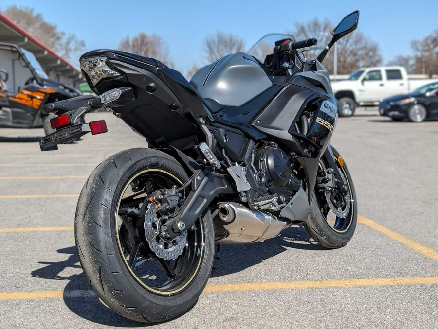 2024 Kawasaki Ninja® 650 Base