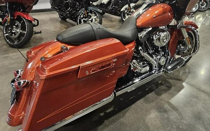 2011 Harley-Davidson® FLTRX - Road Glide® Custom