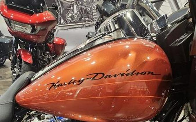 2011 Harley-Davidson® FLTRX - Road Glide® Custom