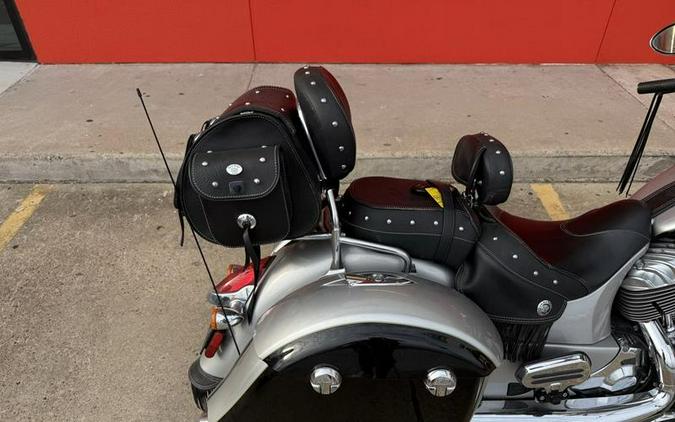 2017 Indian Motorcycle® Chieftain® Star Silver Over Thunder Black