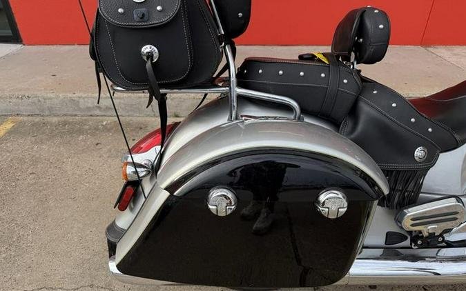 2017 Indian Motorcycle® Chieftain® Star Silver Over Thunder Black