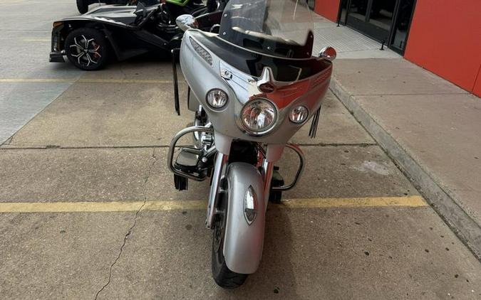 2017 Indian Motorcycle® Chieftain® Star Silver Over Thunder Black