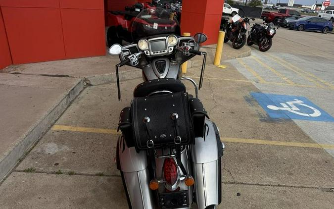 2017 Indian Motorcycle® Chieftain® Star Silver Over Thunder Black
