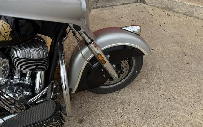 2017 Indian Motorcycle® Chieftain® Star Silver Over Thunder Black