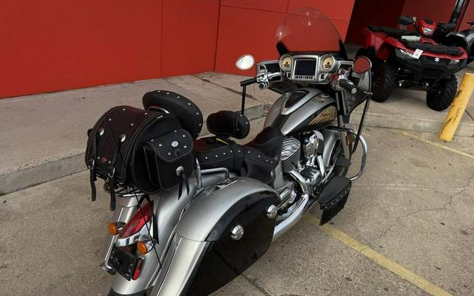 2017 Indian Motorcycle® Chieftain® Star Silver Over Thunder Black