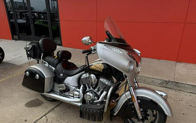 2017 Indian Motorcycle® Chieftain® Star Silver Over Thunder Black