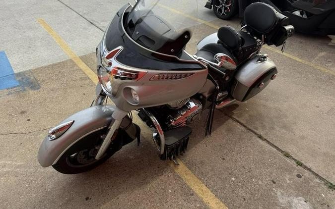 2017 Indian Motorcycle® Chieftain® Star Silver Over Thunder Black