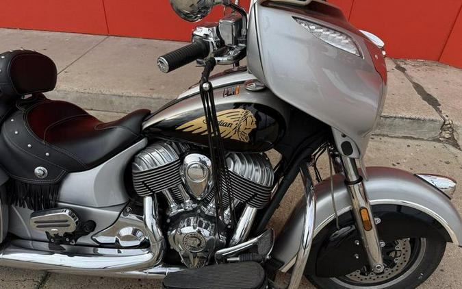 2017 Indian Motorcycle® Chieftain® Star Silver Over Thunder Black