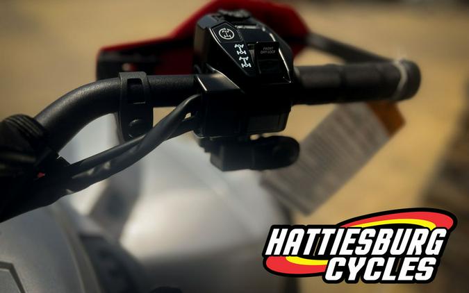 2026 Can-Am Renegade X Mr 1000 R Hyper Silver & Legion Red