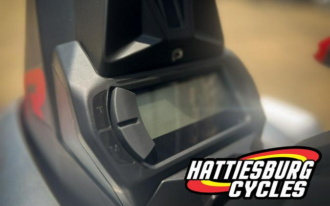 2026 Can-Am Renegade X Mr 1000 R Hyper Silver & Legion Red