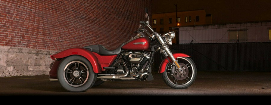 2018 Harley-Davidson Freewheeler Wicked Red