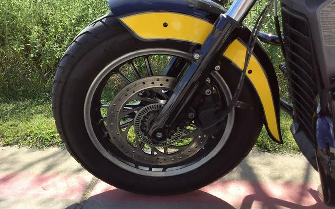 2019 Indian Motorcycle® Scout® Icon Series Thunder Black/Indian Motorcycle Yellow