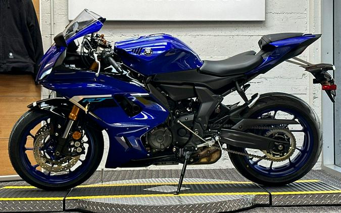 2025 Yamaha YZF-R7