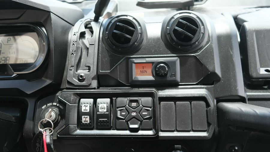 2020 CAN-AM DEFENDER MAX LTDCAB HD10