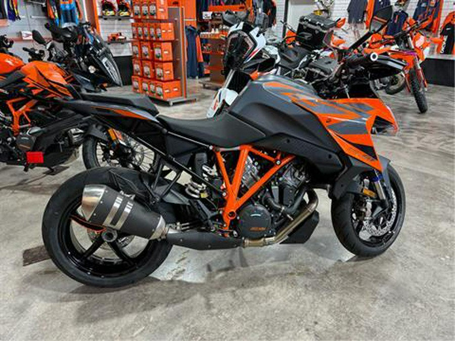 2024 KTM 1290 Super Duke GT