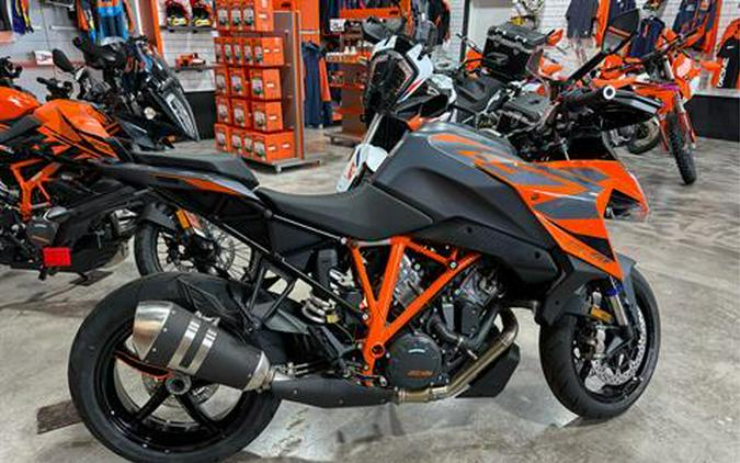 2024 KTM 1290 Super Duke GT