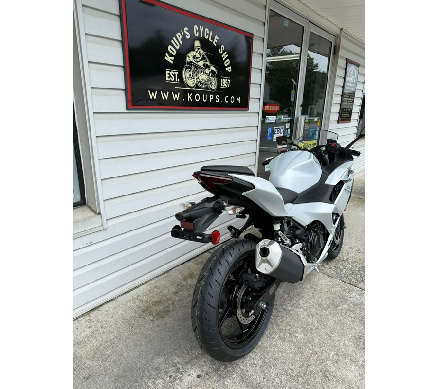 2025 Kawasaki Ninja 500 ABS