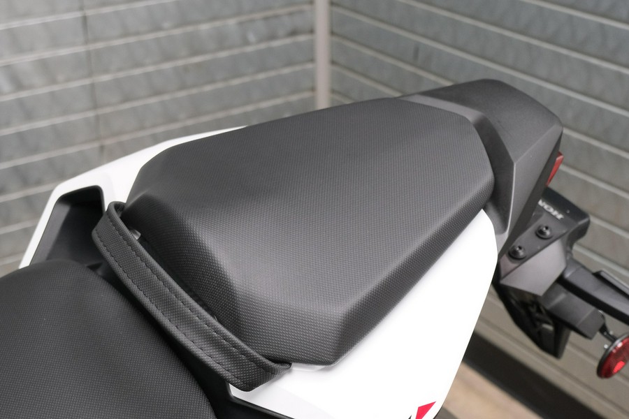 2025 HONDA CB750 HORNET