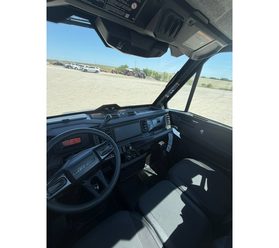 2026 Can-Am Defender XT CAB HD11