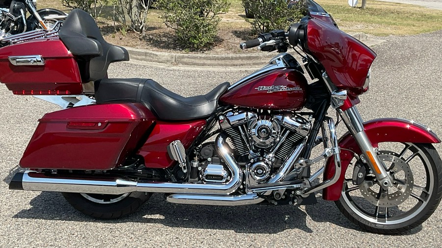 2017 FLHXS Street Glide® Special - Color Option - Harley-Davidson®