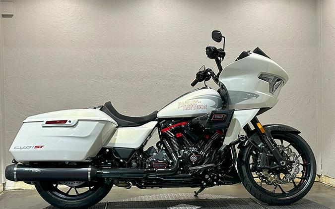 Harley-Davidson CVO™ Road Glide® ST 2024 FLTRXSTSE 84457365 GOLDEN WHT PRL