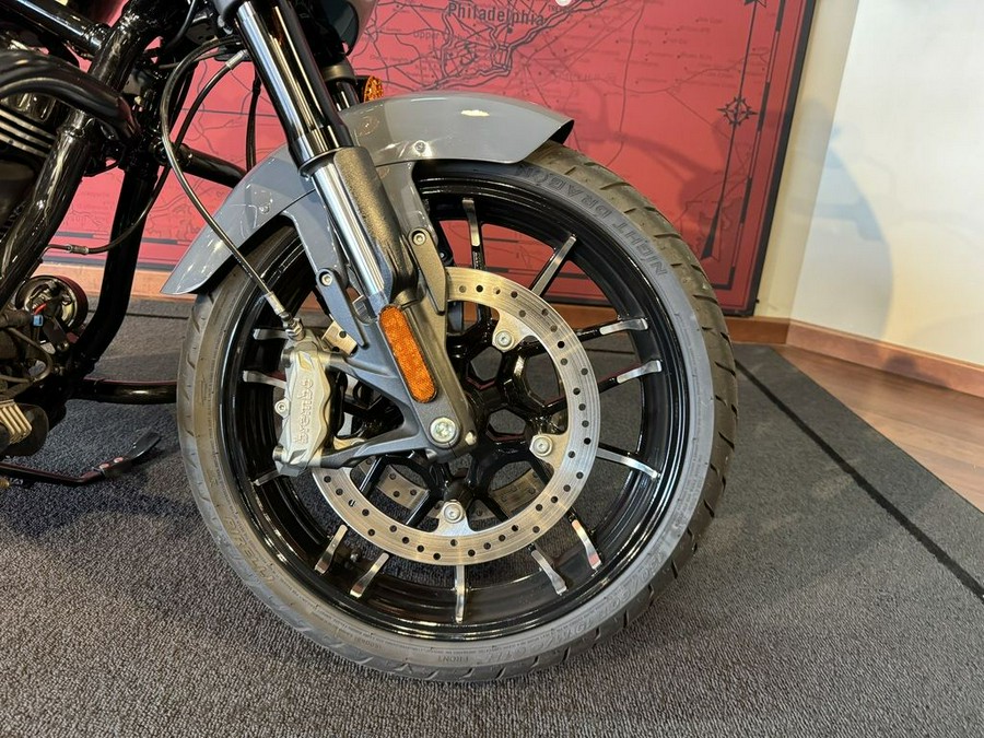 2023 Indian Motorcycle® Sport Chief Stealth Gray