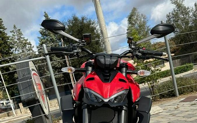 2025 Ducati Streetfighter V4 Ducati Red