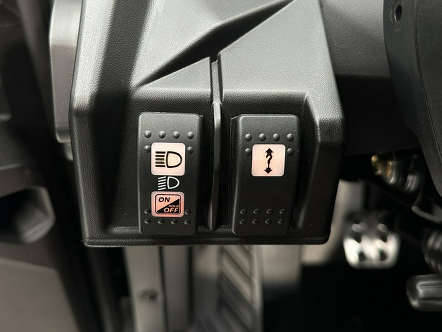 2026 Can-AM Commander XT 700