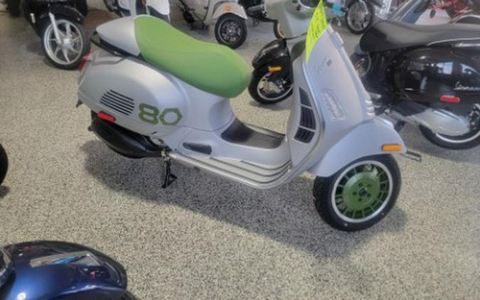 2027 Vespa GTS 310 80th ottantesimo