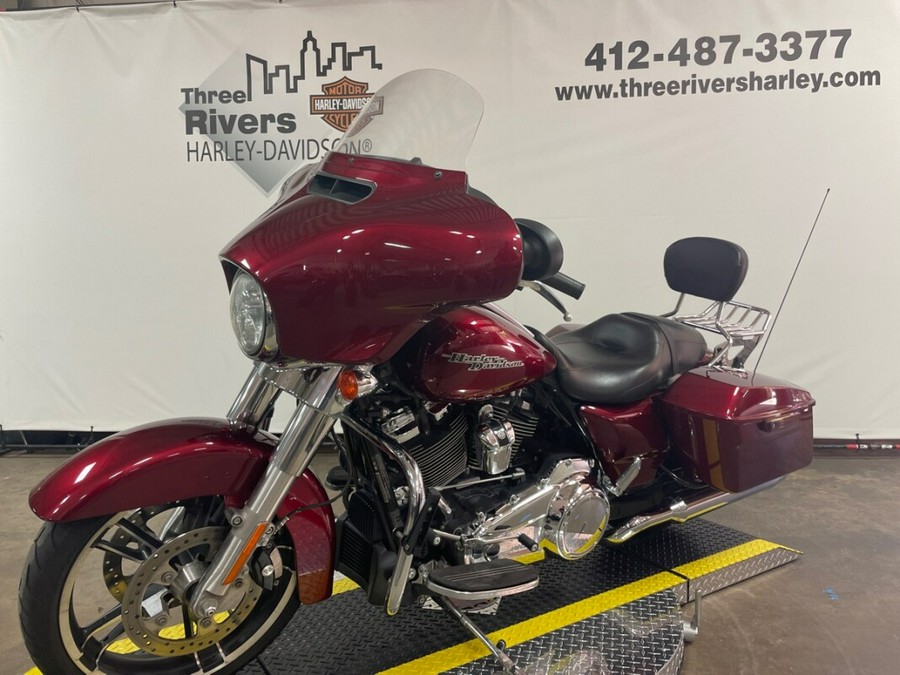 2017 Harley-Davidson Street Glide® Velocity Red Sunglo