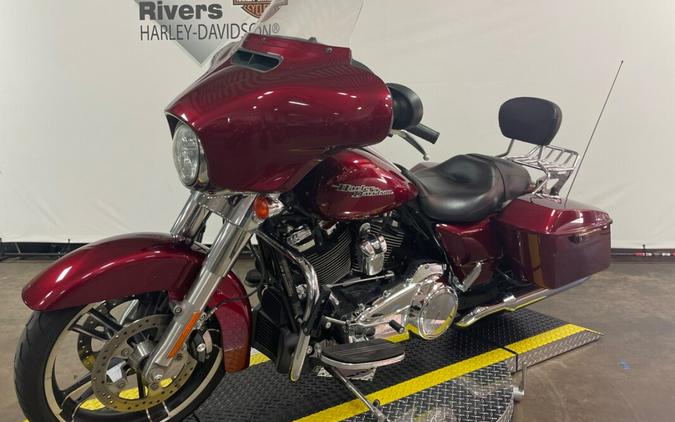 2017 Harley-Davidson Street Glide® Velocity Red Sunglo