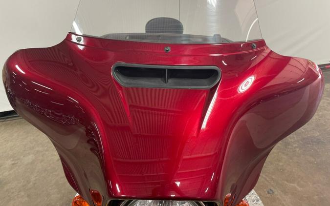 2017 Harley-Davidson Street Glide® Velocity Red Sunglo