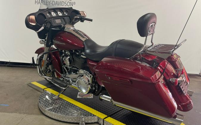 2017 Harley-Davidson Street Glide® Velocity Red Sunglo