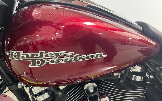 2017 Harley-Davidson Street Glide® Velocity Red Sunglo